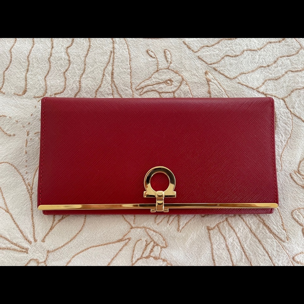 Salvatore Ferragamo Wallet.